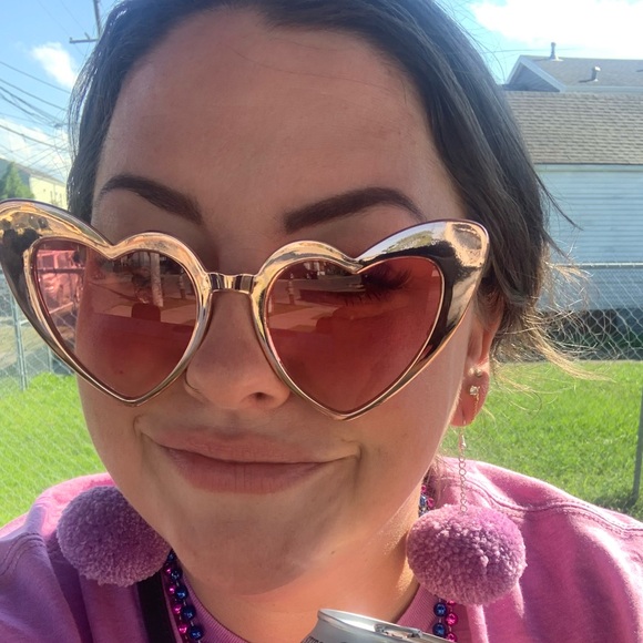 Meet your Posher, Erin - Picture 1 of 1